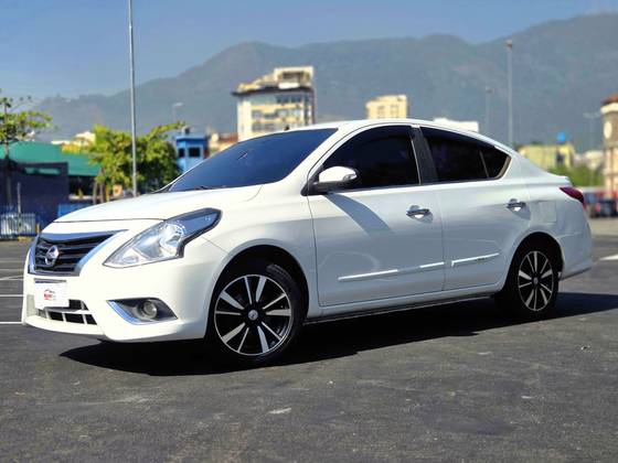 NISSAN VERSA 1.6 16V FLEXSTART UNIQUE 4P XTRONIC NISSAN VERSA 1.6 16V FLEXSTART UNIQUE 4P XTRONIC